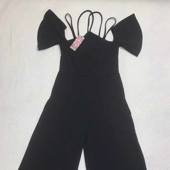 NWT Boohoo “Rosie” off shoulder culotte jumpsuit - Picture 3 of 8